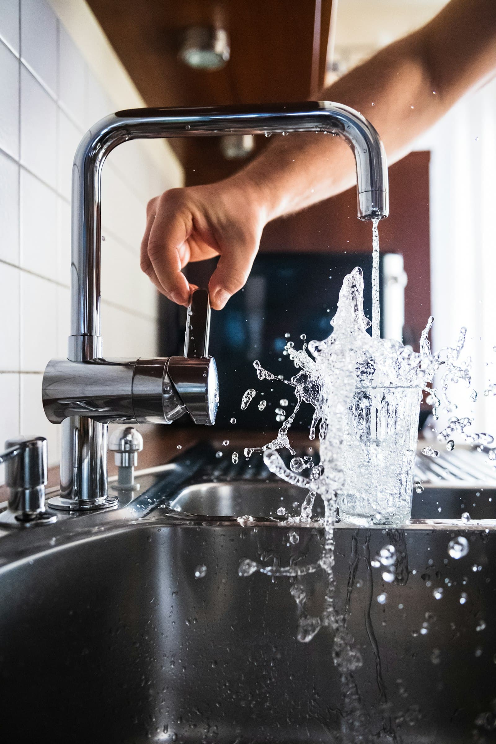 Boiler sau instant: apă caldă în apartament, preț și ghid