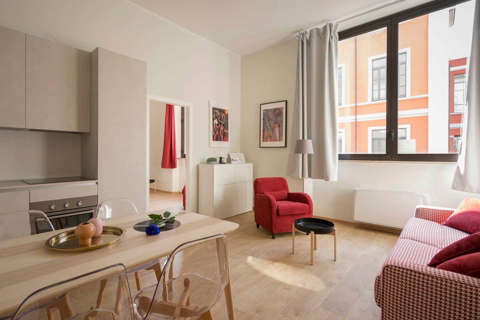 Finisarea apartamentului în variantă albă: preț complet 2026